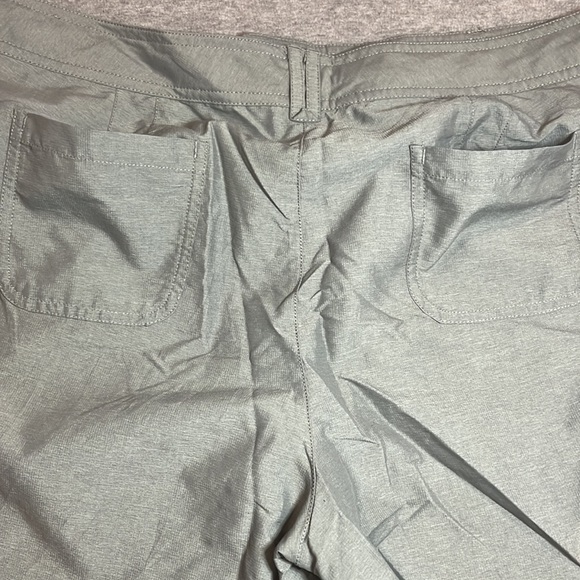 THE North Face women’s shorts. - Picture 9 of 16
